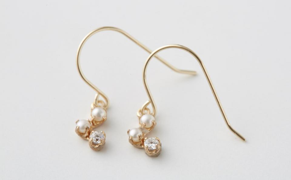 Hook pierce ¥32,400(in tax)