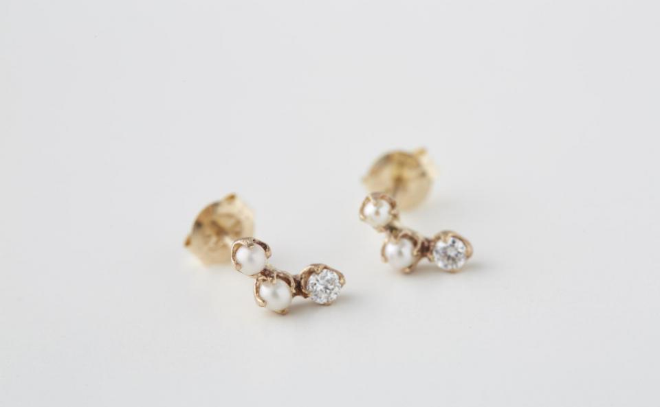 Catch pierce ¥32,400(in tax)